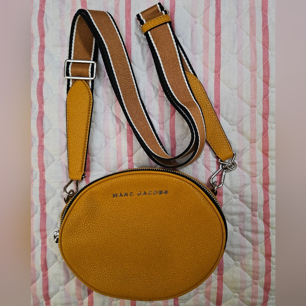 Marc Jacobs Yellow Crossbody Bag with Adjustable Strap and Minimalist Design